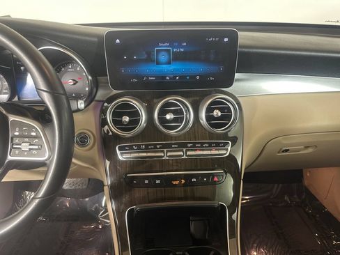 Used 2022 Mercedes-Benz GLC 300 image 30