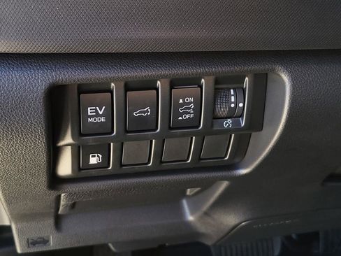 Certified 2025 Subaru Forester Limited image 23