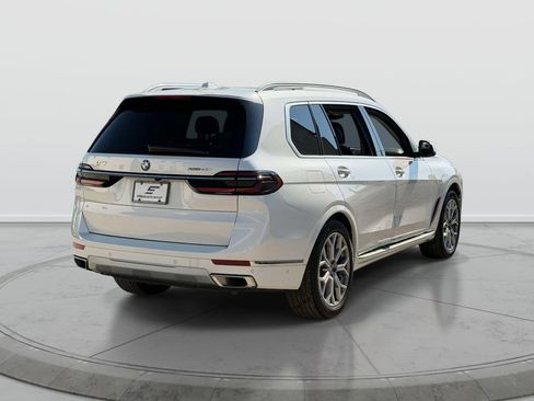 Used 2026 BMW X7 xDrive40i AWD/4WD image 9