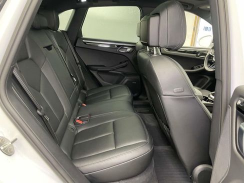 Certified 2025 Porsche Macan image 22