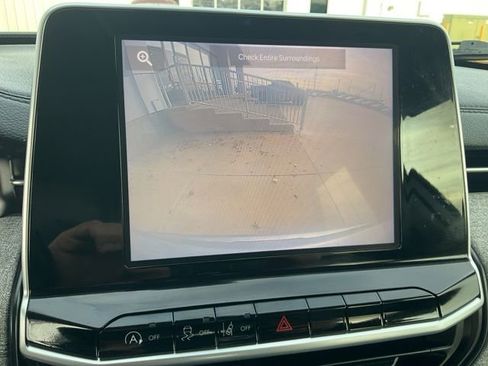 Used 2022 Jeep Compass Latitude w/ Convenience Group image 16