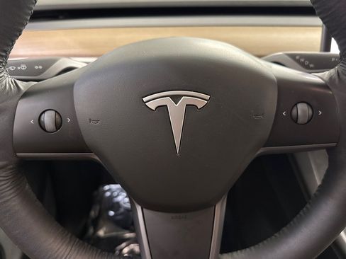 Used 2021 Tesla Model Y Long Range AWD/4WD image 10