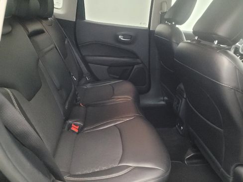 Used 2018 Jeep Compass Latitude w/ Popular Equipment Group AWD/4WD image 19
