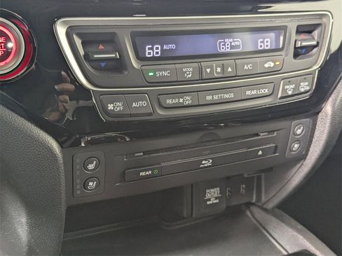 Used 2018 Honda Pilot Elite image 19