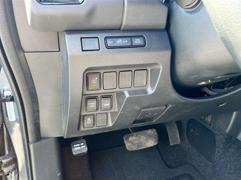Used 2023 Nissan Frontier SV w/ Midnight Edition Package AWD/4WD image 10