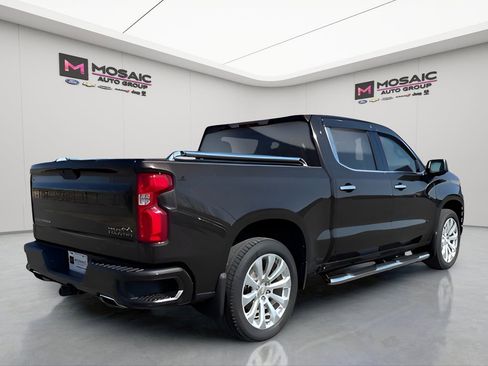 Used 2019 Chevrolet Silverado 1500 High Country w/ Technology Package image 3