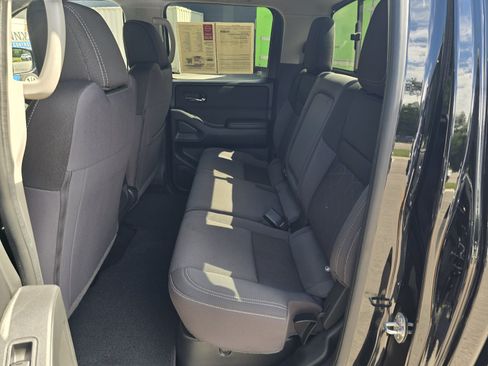 Certified 2025 Nissan Frontier SV AWD/4WD image 12