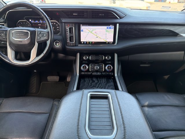 Used 2021 GMC Yukon Denali w/ Denali Premium Package AWD/4WD image 9