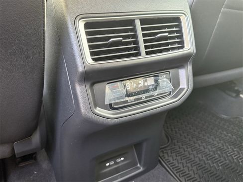 New 2026 Volkswagen Atlas SE image 24