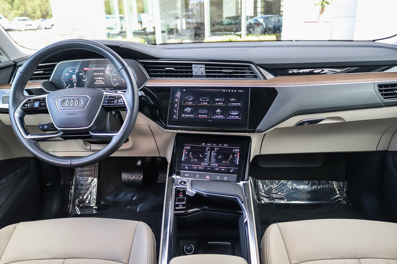 Used 2024 Audi Q8 e-tron Premium Plus AWD/4WD image 14