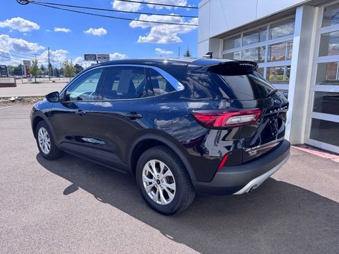 Used 2023 Ford Escape Active AWD/4WD image 3