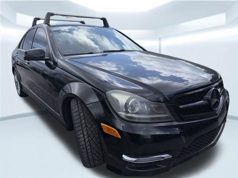 Used 2013 Mercedes-Benz C 300 4MATIC Sedan image 4