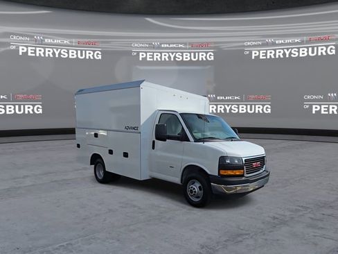 New 2026 GMC Savana 3500 w/ Power Convenience Package RWD image 3