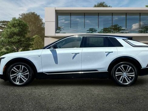 New 2026 Cadillac Lyriq Premium Luxury RWD image 7