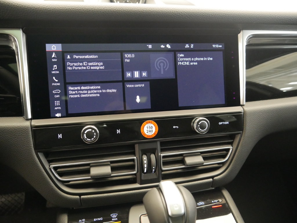 Certified 2026 Porsche Macan AWD/4WD image 42