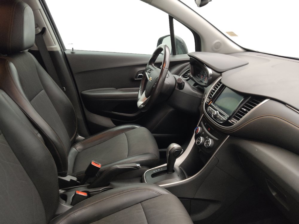 Used 2020 Chevrolet Trax LT w/ LT Convenience Package FWD image 21