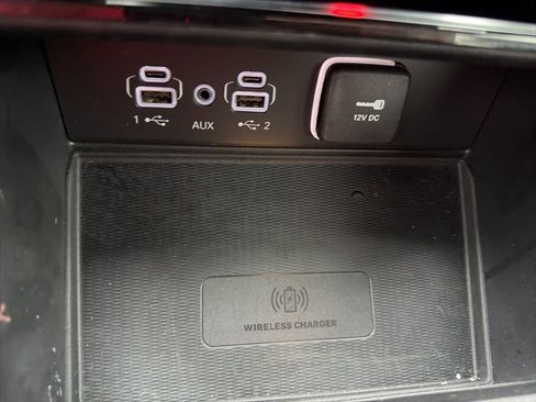Used 2023 Jeep Grand Cherokee Altitude RWD image 16