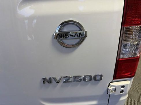 Used 2020 Nissan NV 2500 SV w/ Back Door Glass Package RWD image 7