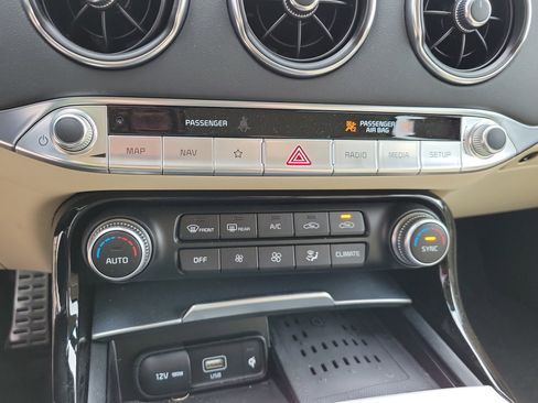 Used 2023 Kia Stinger GT2 image 16