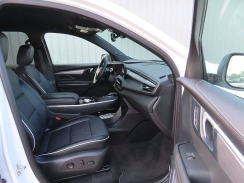 Used 2026 Buick Enclave Preferred AWD/4WD image 22