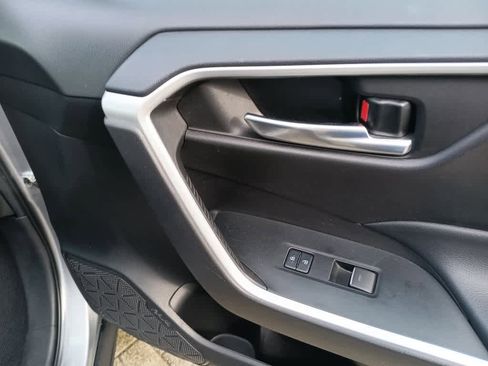 Used 2022 Toyota RAV4 XLE w/ Convenience Package image 29