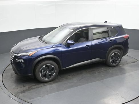 Used 2025 Nissan Rogue SV AWD/4WD image 37