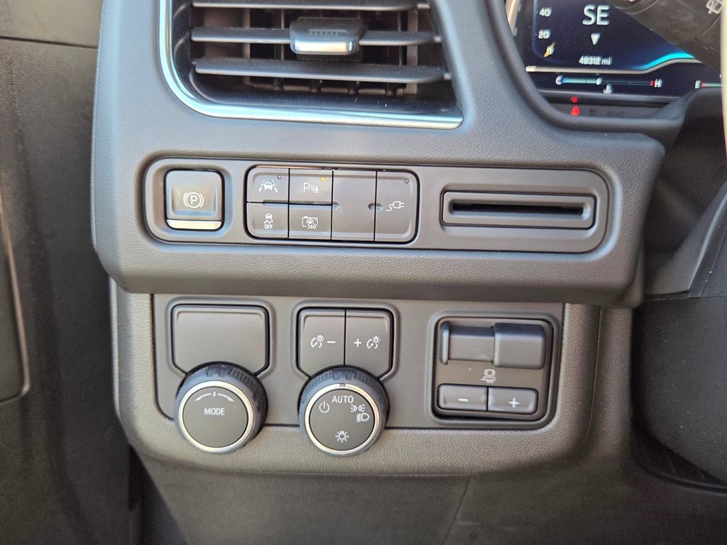 Used 2022 Chevrolet Tahoe RST w/ Luxury Package RWD image 32