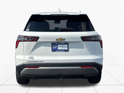 Used 2026 Chevrolet Equinox LT AWD/4WD image 4
