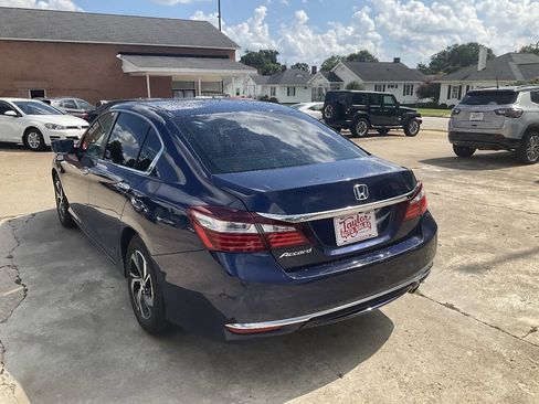 Used 2016 Honda Accord LX image 5