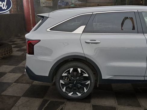 Used 2024 Kia Sorento SX FWD image 8