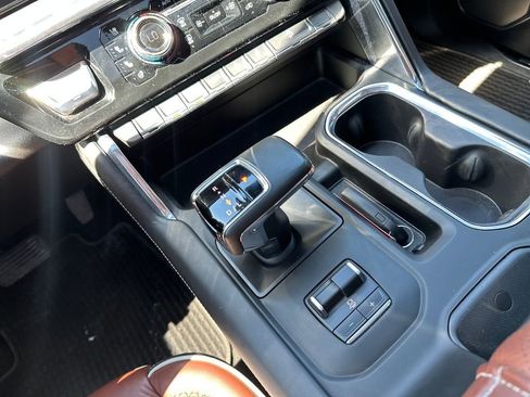 Used 2025 GMC Sierra 1500 Denali Ultimate AWD/4WD image 19