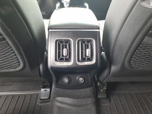 Used 2023 Kia Sorento EX w/ Panoramic Sunroof Package FWD image 8