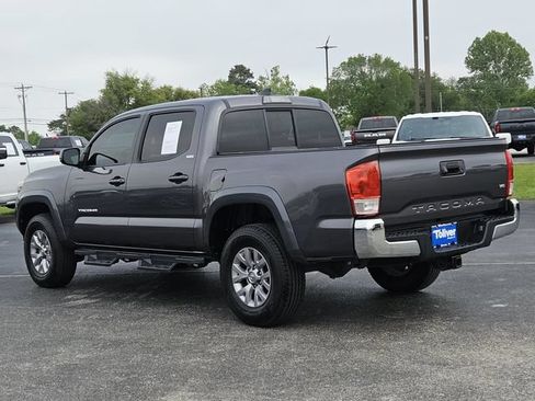 Used 2017 Toyota Tacoma SR5 w/ Tow Package RWD image 9