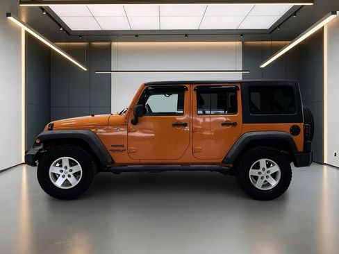 Used 2012 Jeep Wrangler Unlimited Sport AWD/4WD image 2