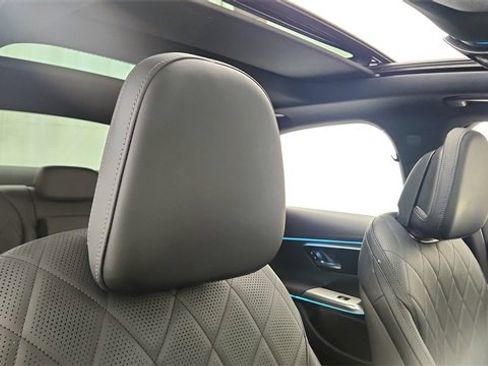 Used 2024 Mercedes-Benz E 450 4MATIC Sedan w/ Airmatic Package image 24