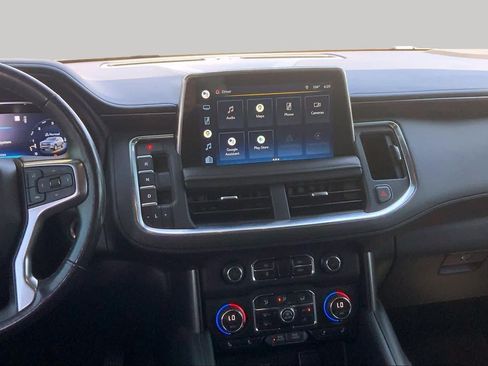 Used 2022 Chevrolet Tahoe Z71 w/ Luxury Package AWD/4WD image 7