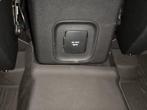 Used 2020 Ford Escape Titanium image 18