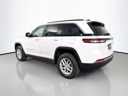 New 2025 Jeep Grand Cherokee Laredo image 5