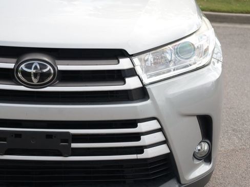 Used 2018 Toyota Highlander XLE image 22