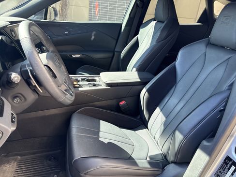 Used 2025 Lexus RX 500h F Sport image 16