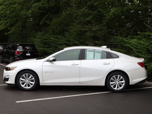 Certified 2019 Chevrolet Malibu LT w/ Driver Confidence Package II FWD image 4