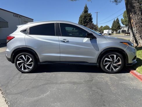Used 2021 Honda HR-V Sport image 11