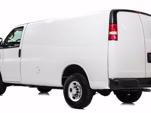 Used 2021 Chevrolet Express 2500 w/ Driver Convenience Package RWD image 4
