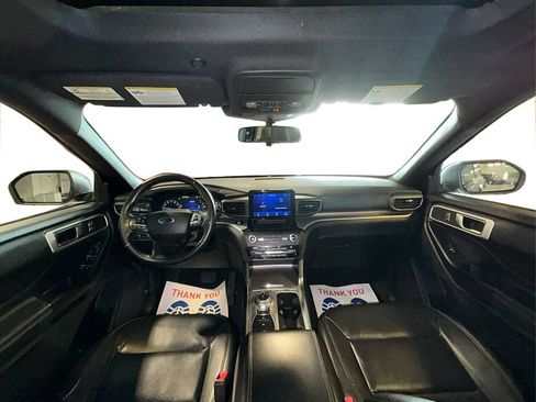 Used 2020 Ford Explorer XLT w/ Equipment Group 202A AWD/4WD image 34