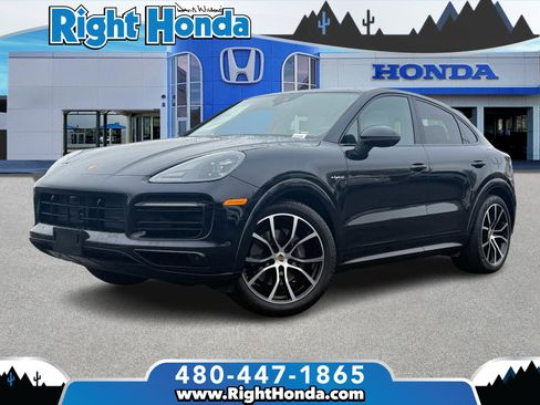 Used 2022 Porsche Cayenne Base image 1