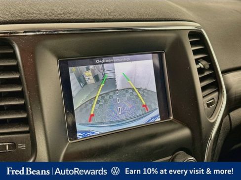 Used 2019 Jeep Grand Cherokee Laredo AWD/4WD image 18