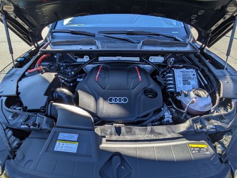 Used 2024 Audi SQ5 Premium Plus w/ Premium Plus Package image 31