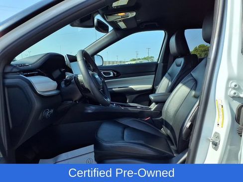 Certified 2025 Jeep Compass Limited AWD/4WD image 12