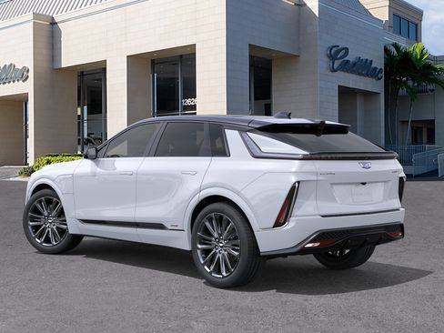 New 2026 Cadillac Lyriq V w/ Exterior Carbon Fiber Package AWD/4WD image 3