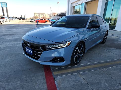 Used 2022 Honda Accord Sport image 3